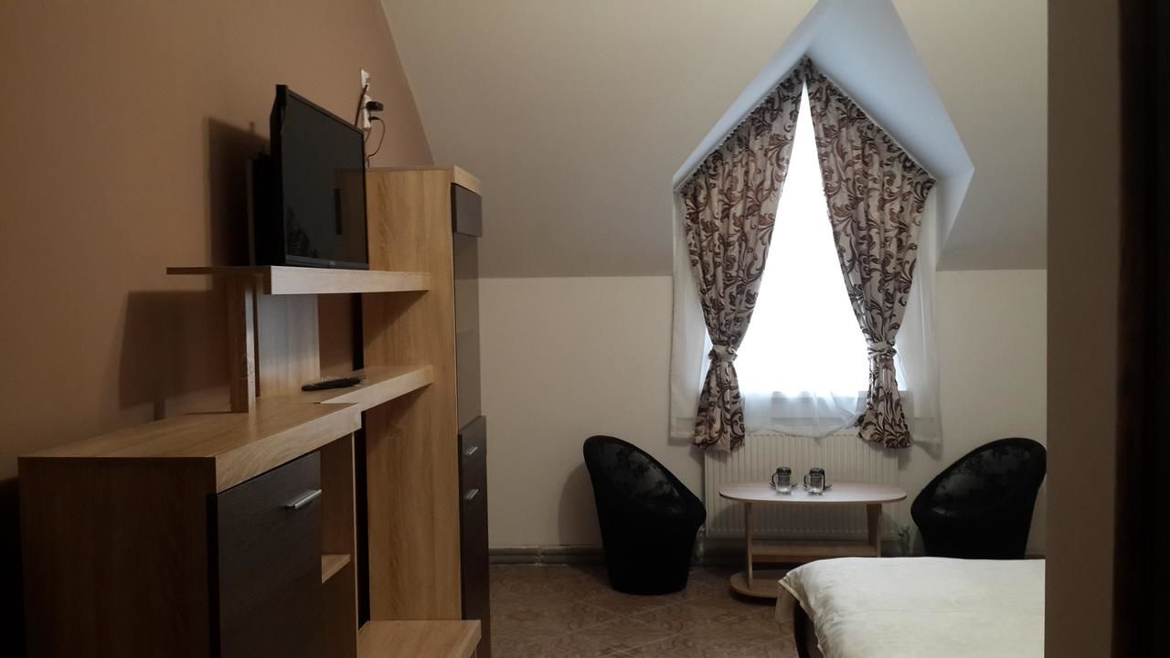 Отель Hotel Днепр-8